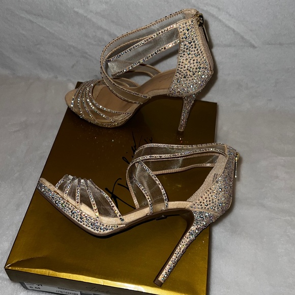 Iridescent Rhinestone/Nude Heels Size 8 - Picture 10 of 10